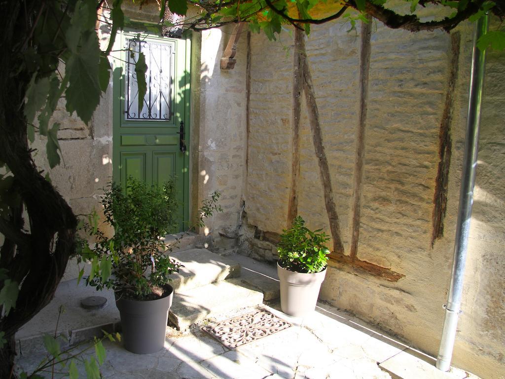 Coté-Serein La Privilège de la Tour Madame Noyers-sur-Serein Exterior foto